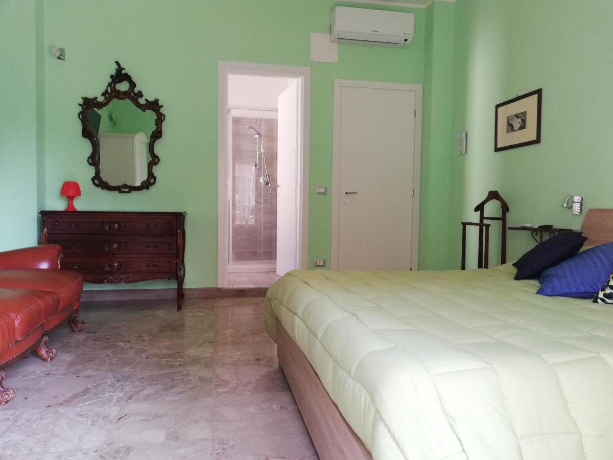 B&B Mila E Nan Borghetto Santo Spirito Bagian luar foto
