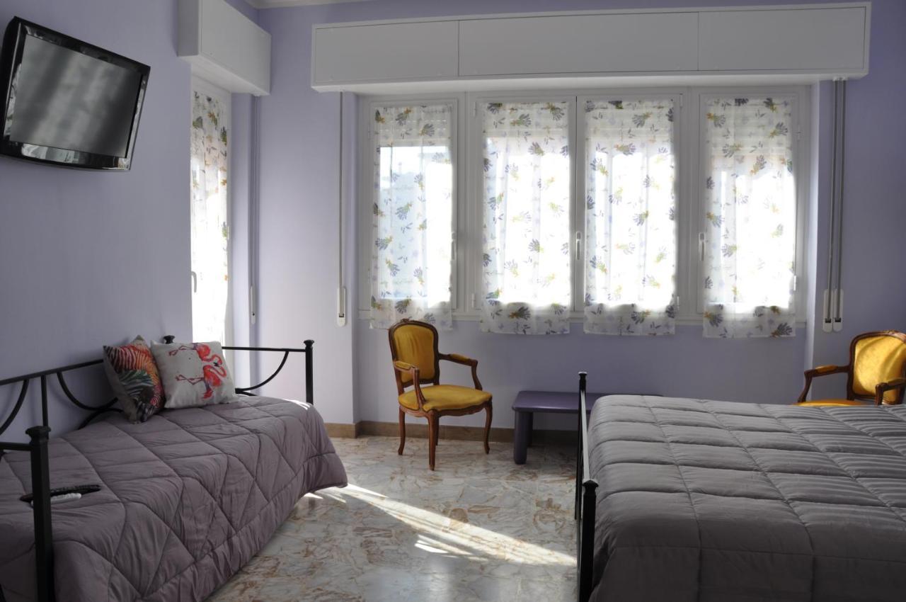 B&B Mila E Nan Borghetto Santo Spirito Bagian luar foto